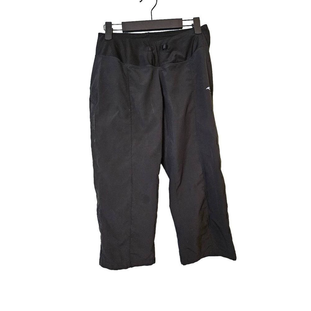 Saucony black capri athletic pants. Size S.